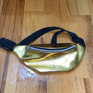 Black and gold Fannypack